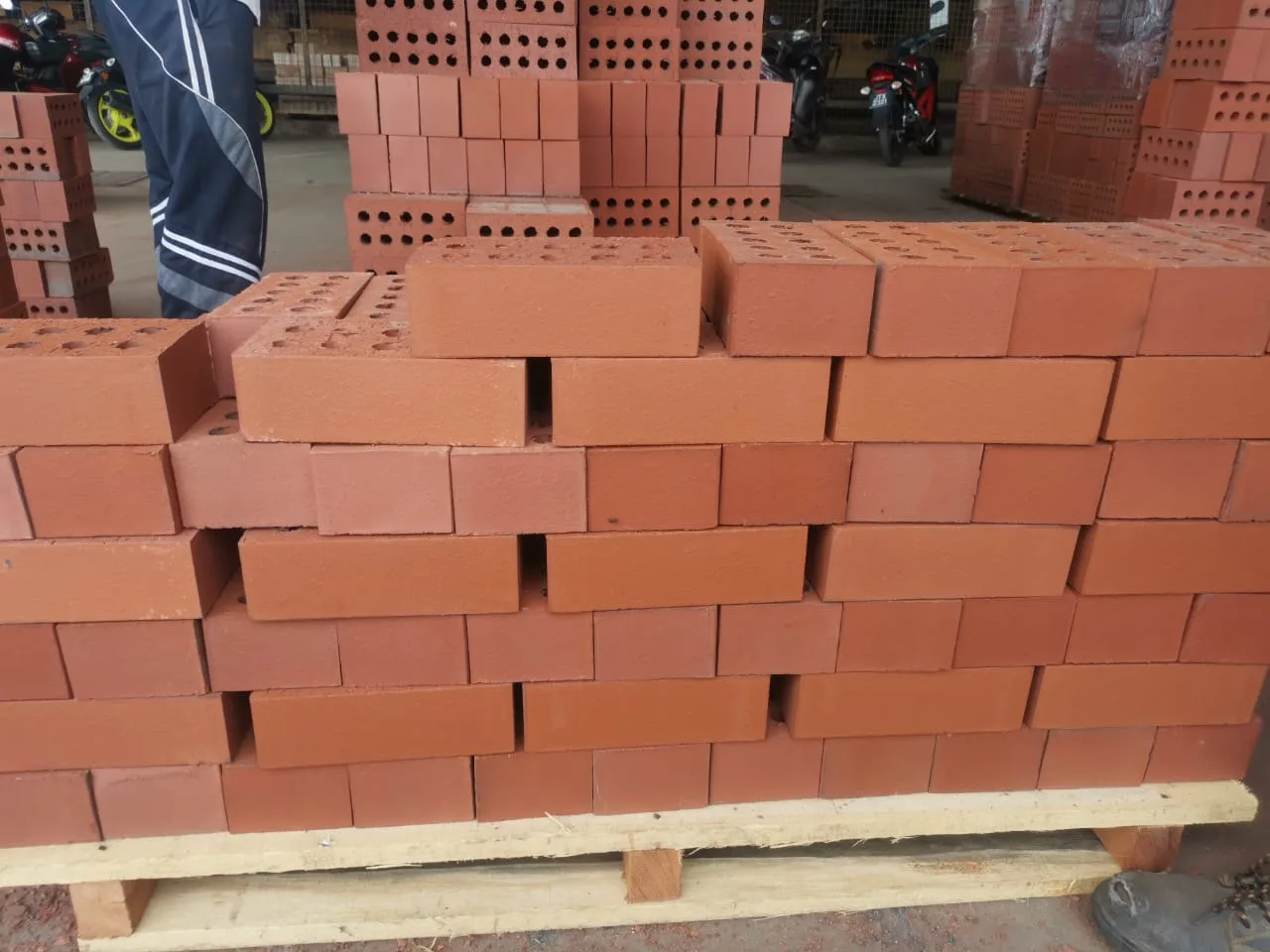 High-quality red clay facing bricks from BuildiBudget